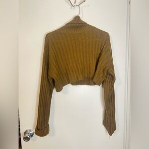 Turtle neck crop sweater